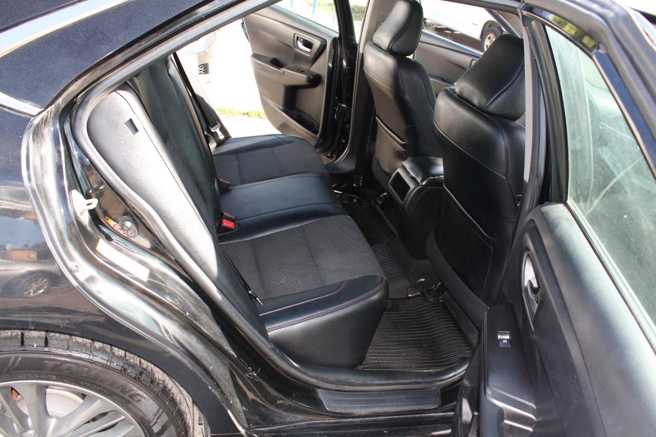 Toyota Camry SE 2017
