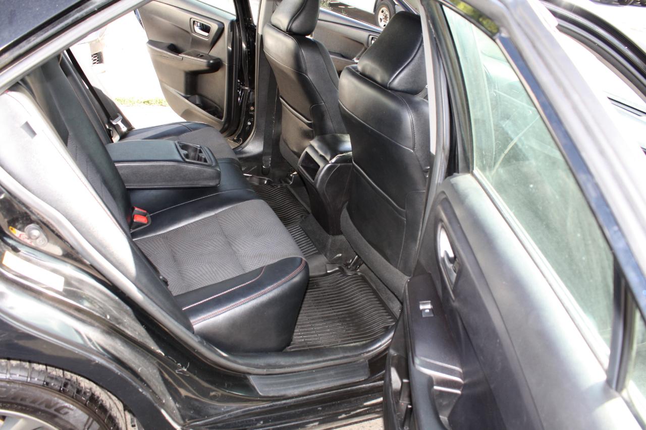 Toyota Camry SE 2017