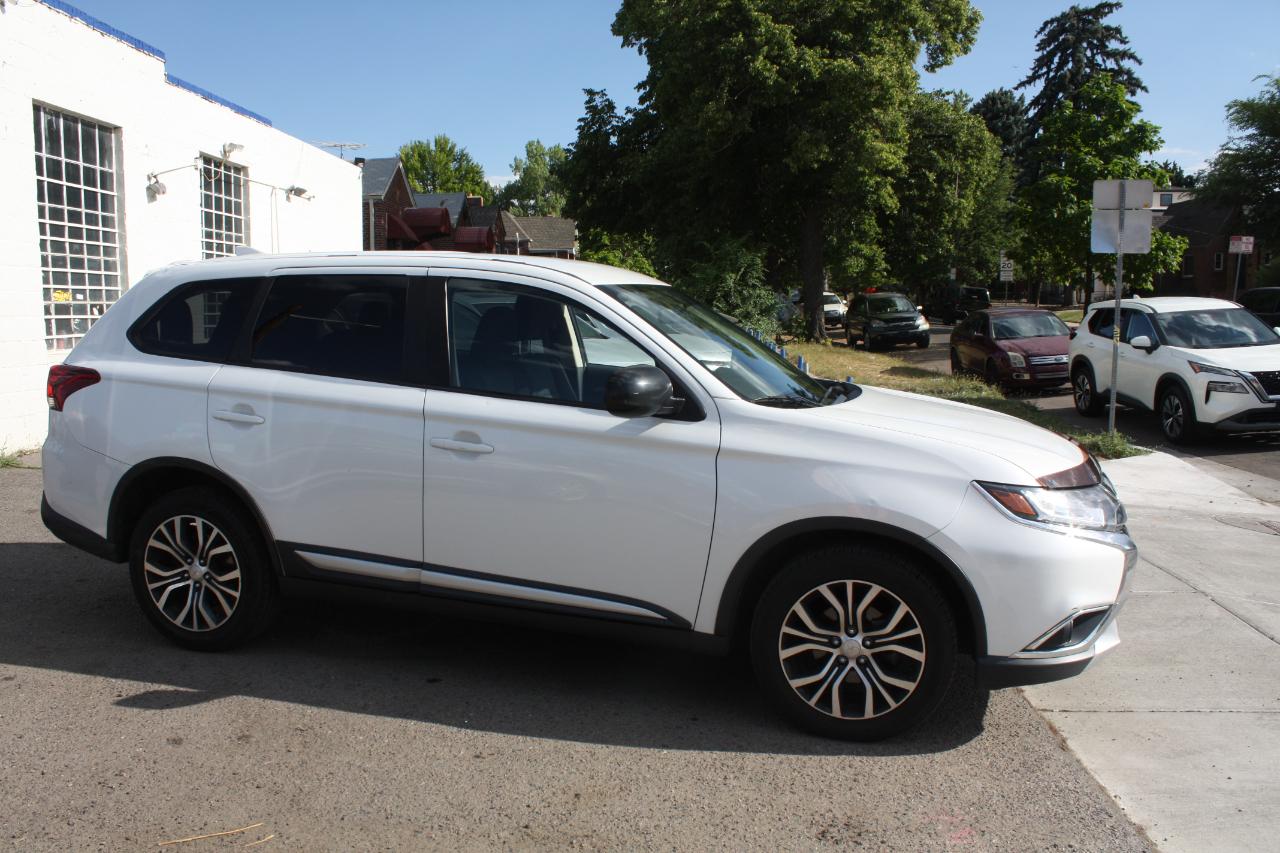 Mitsubishi Outlander ES FWD 2018