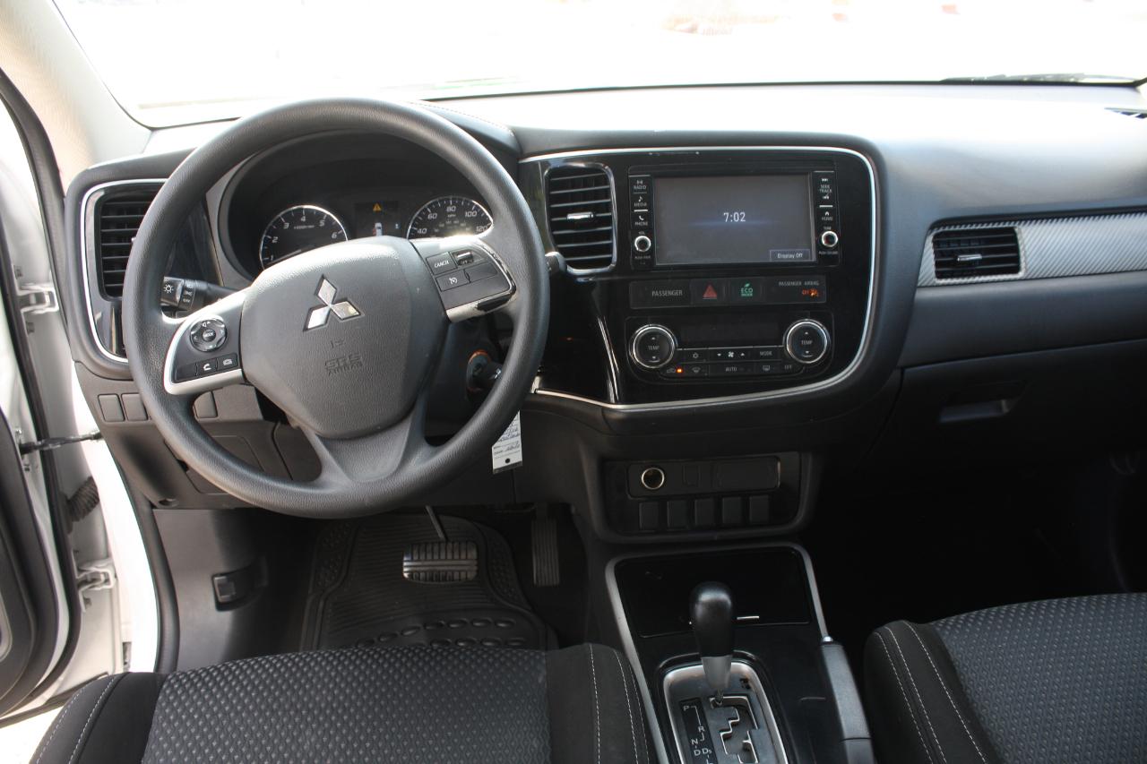 Mitsubishi Outlander ES FWD 2018