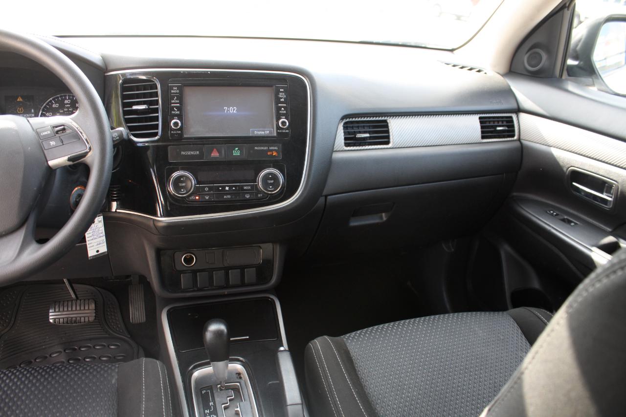 Mitsubishi Outlander ES FWD 2018