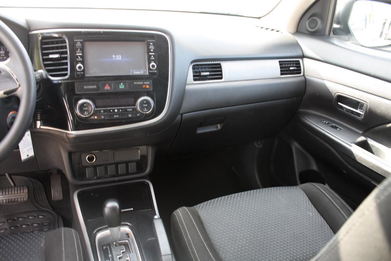 Mitsubishi Outlander ES FWD 2018