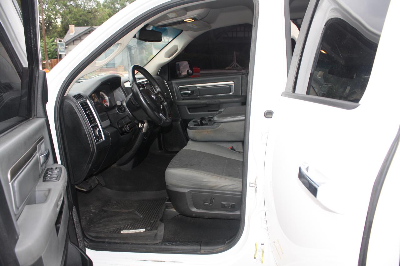 RAM 1500 SLT Quad Cab 2WD 2016