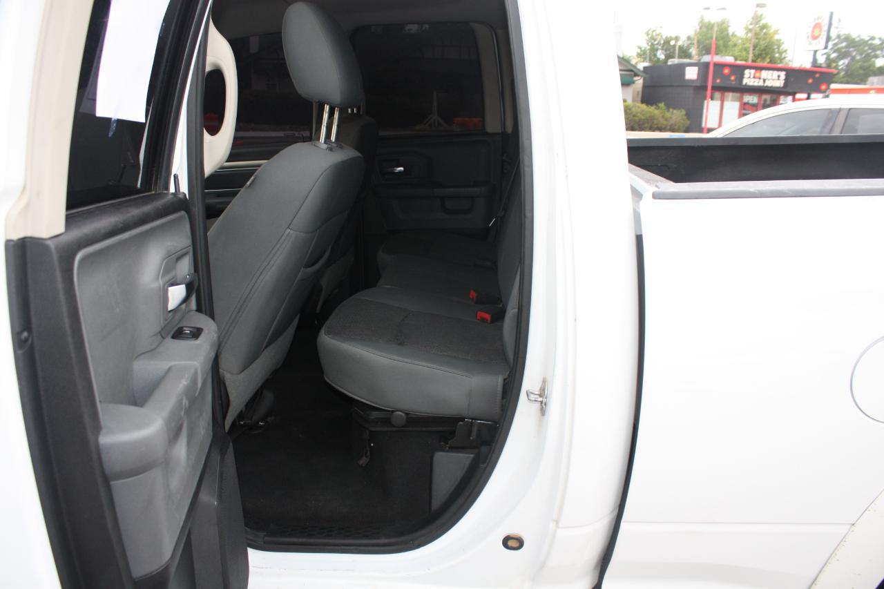 RAM 1500 SLT Quad Cab 2WD 2016