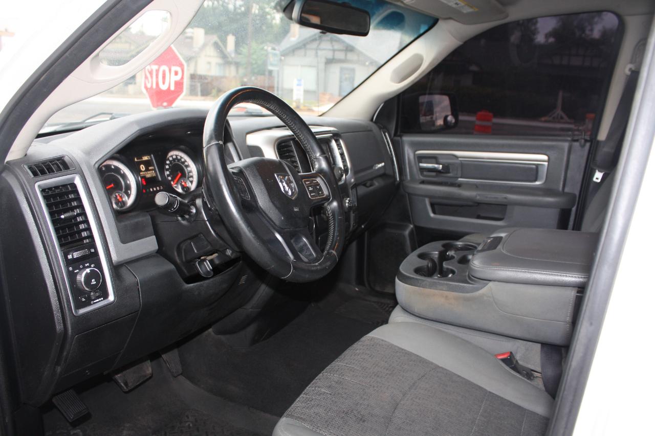 RAM 1500 SLT Quad Cab 2WD 2016