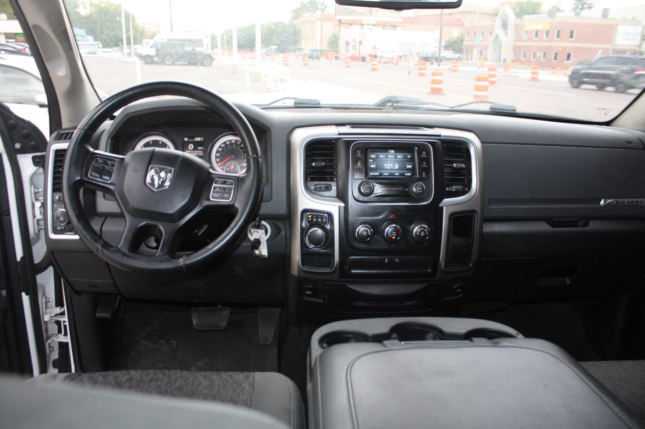 RAM 1500 SLT Quad Cab 2WD 2016