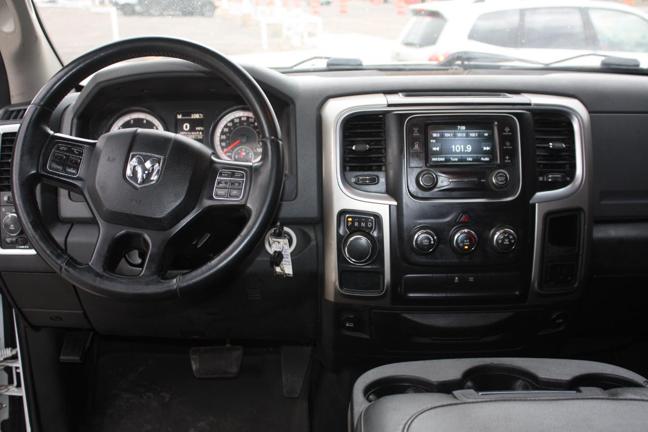 RAM 1500 SLT Quad Cab 2WD 2016