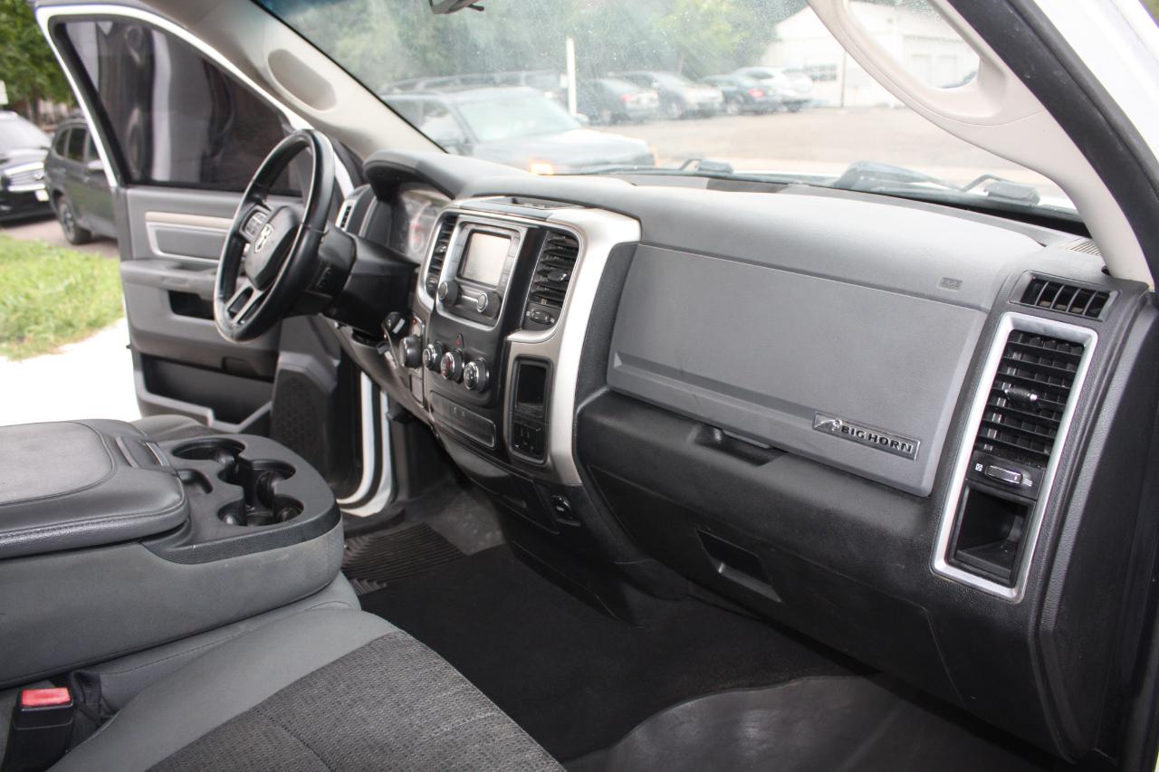 RAM 1500 SLT Quad Cab 2WD 2016