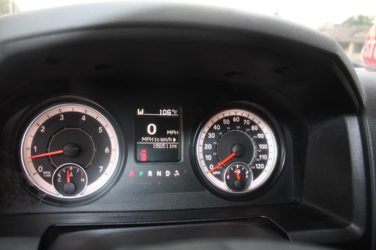 RAM 1500 SLT Quad Cab 2WD 2016