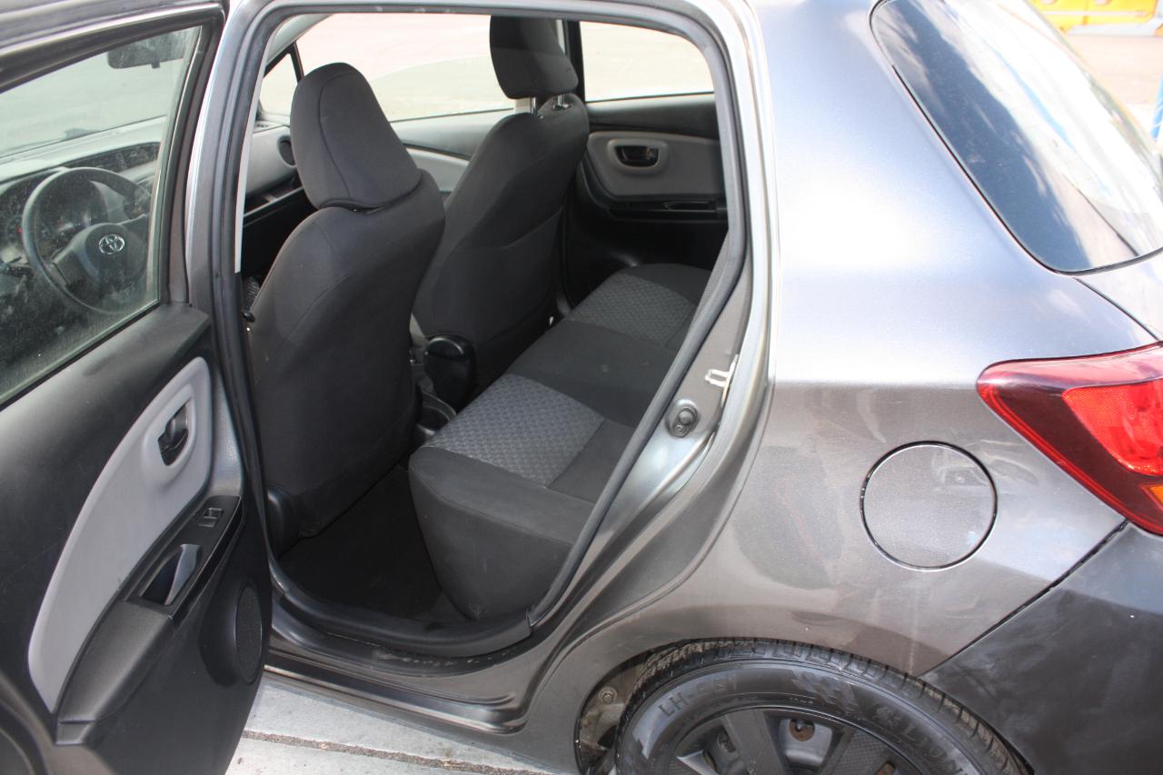 Toyota Yaris LE 5-Door AT 2016