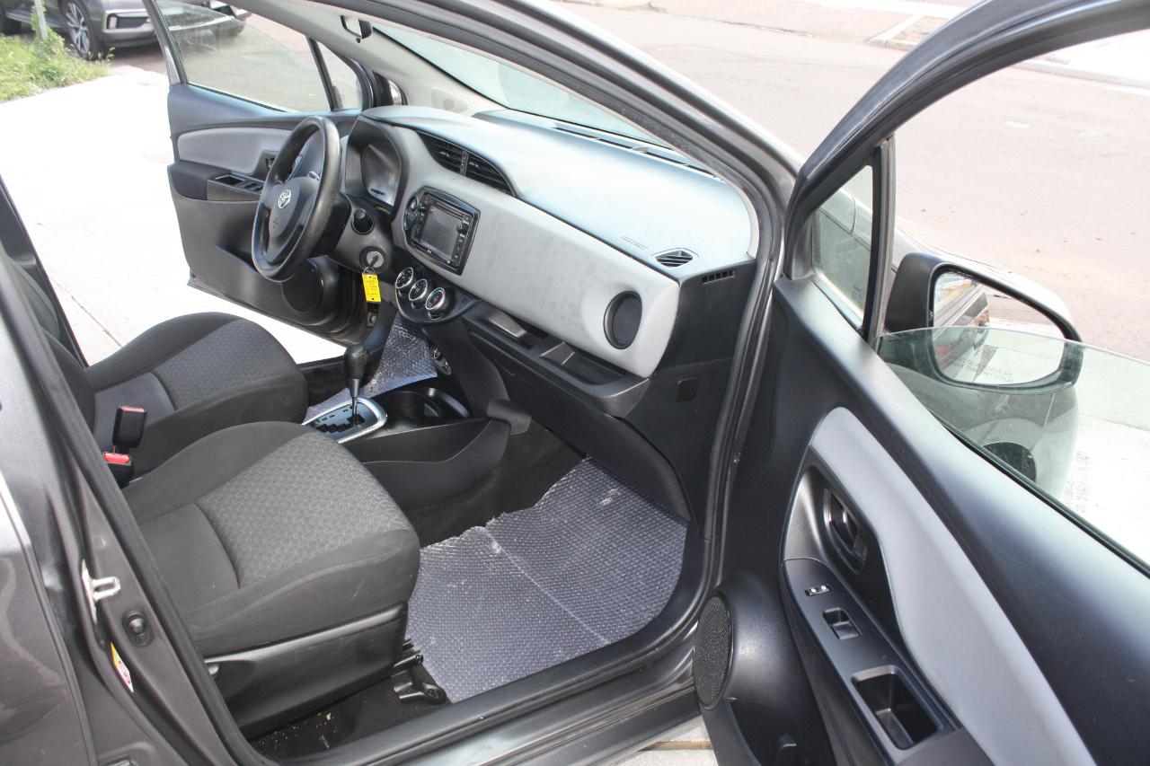 Toyota Yaris LE 5-Door AT 2016