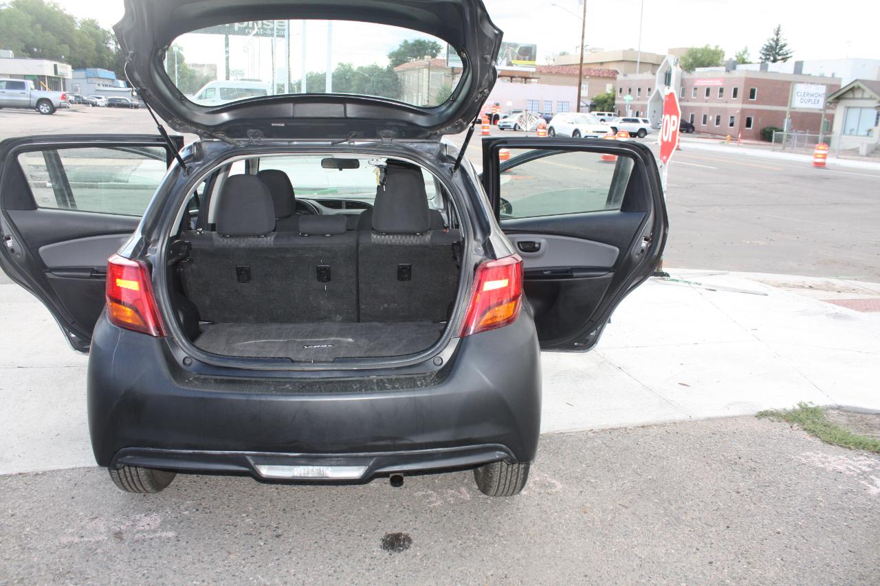 Toyota Yaris LE 5-Door AT 2016