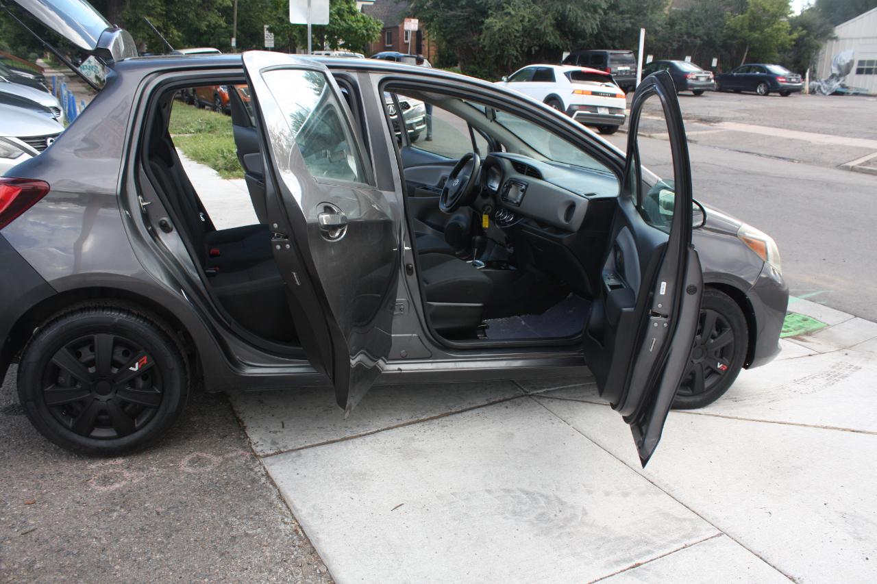 Toyota Yaris LE 5-Door AT 2016
