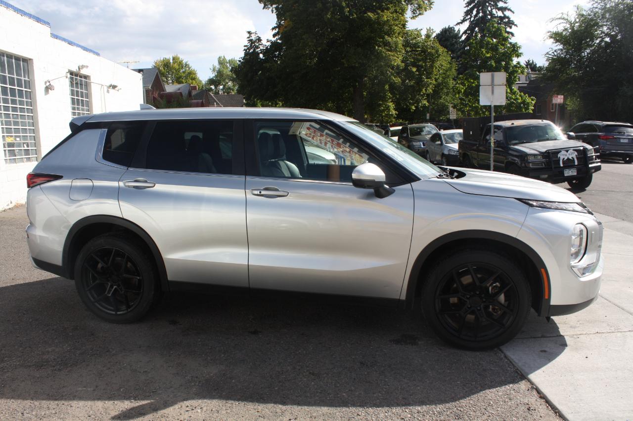 Mitsubishi Outlander SE 4WD 2023