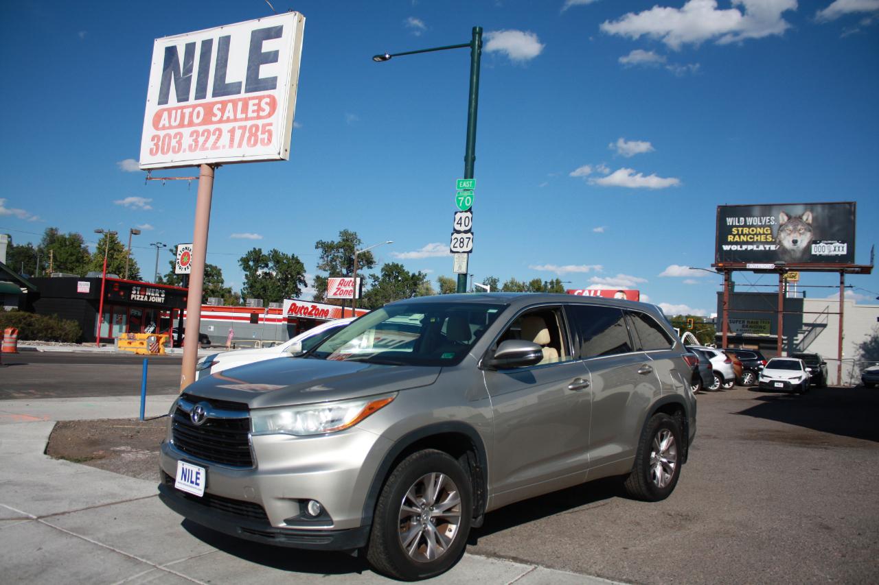 Toyota Highlander LE AWD V6 2015