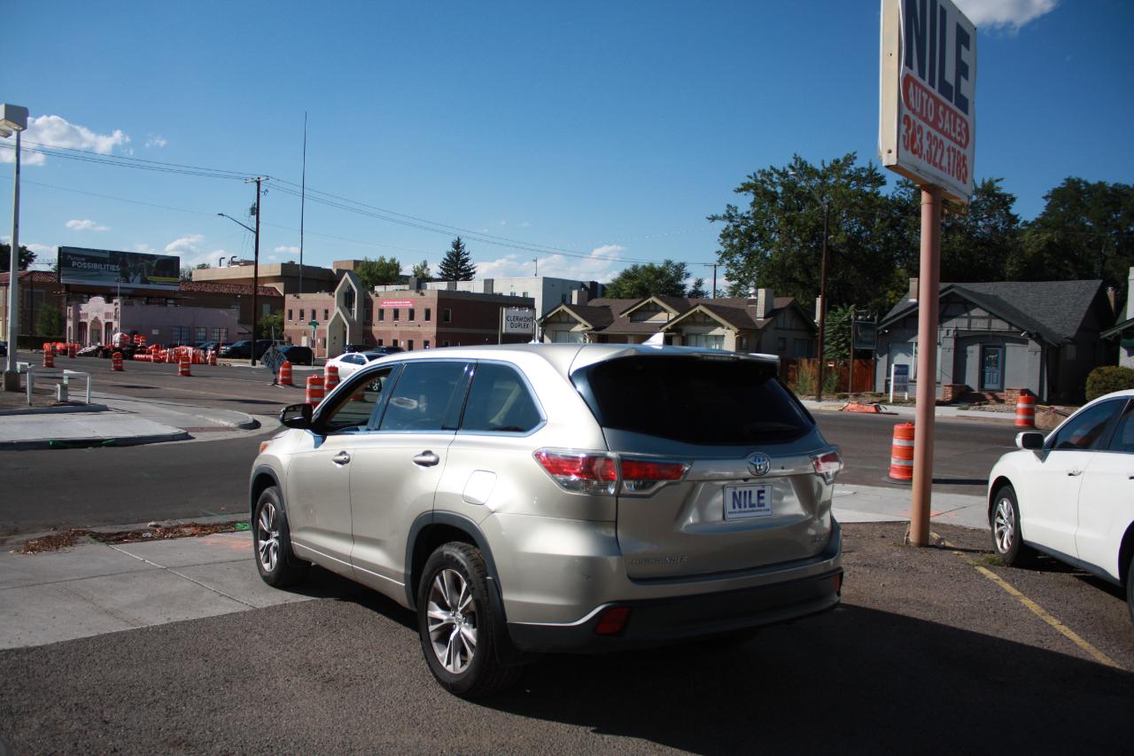 Toyota Highlander LE AWD V6 2015