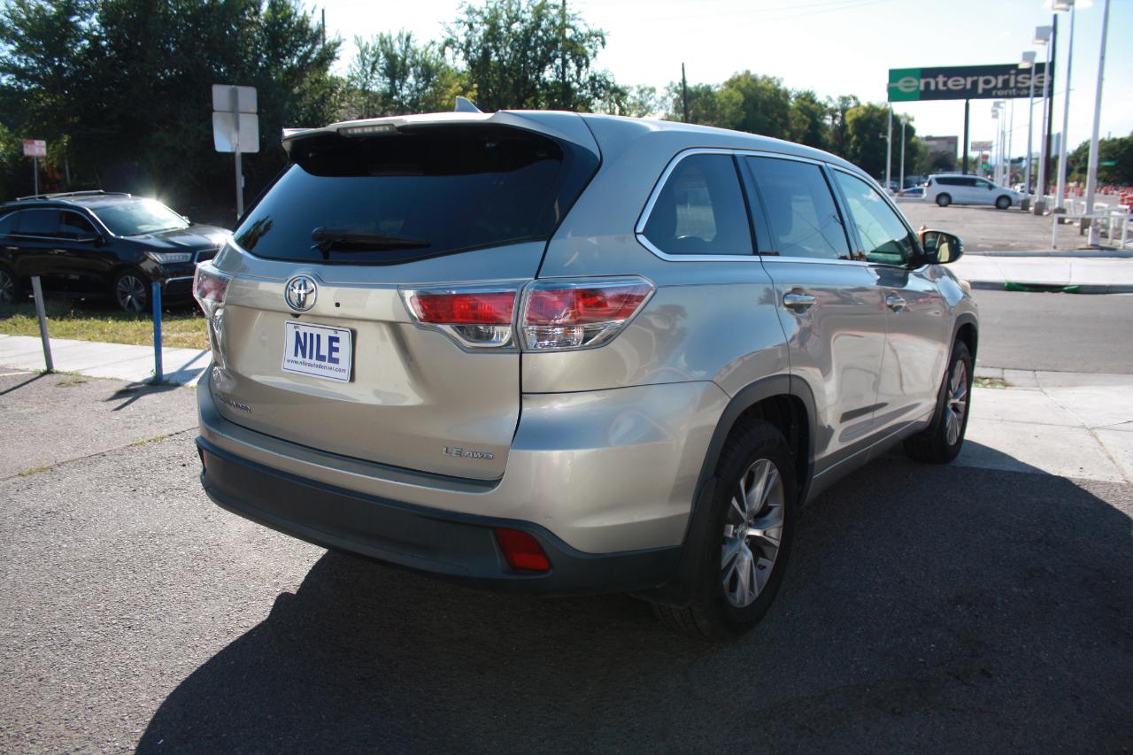 Toyota Highlander LE AWD V6 2015