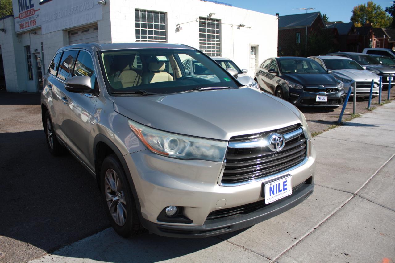 Toyota Highlander LE AWD V6 2015
