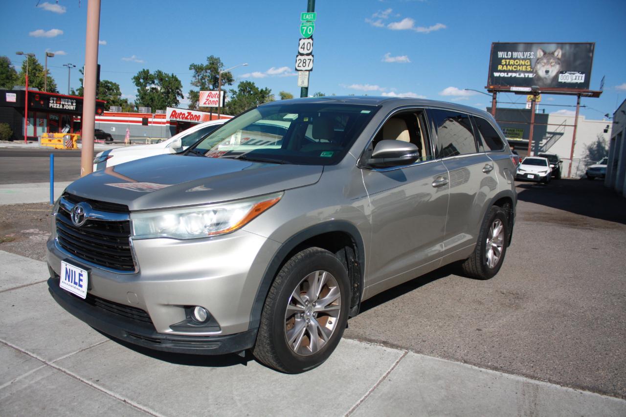 Toyota Highlander LE AWD V6 2015