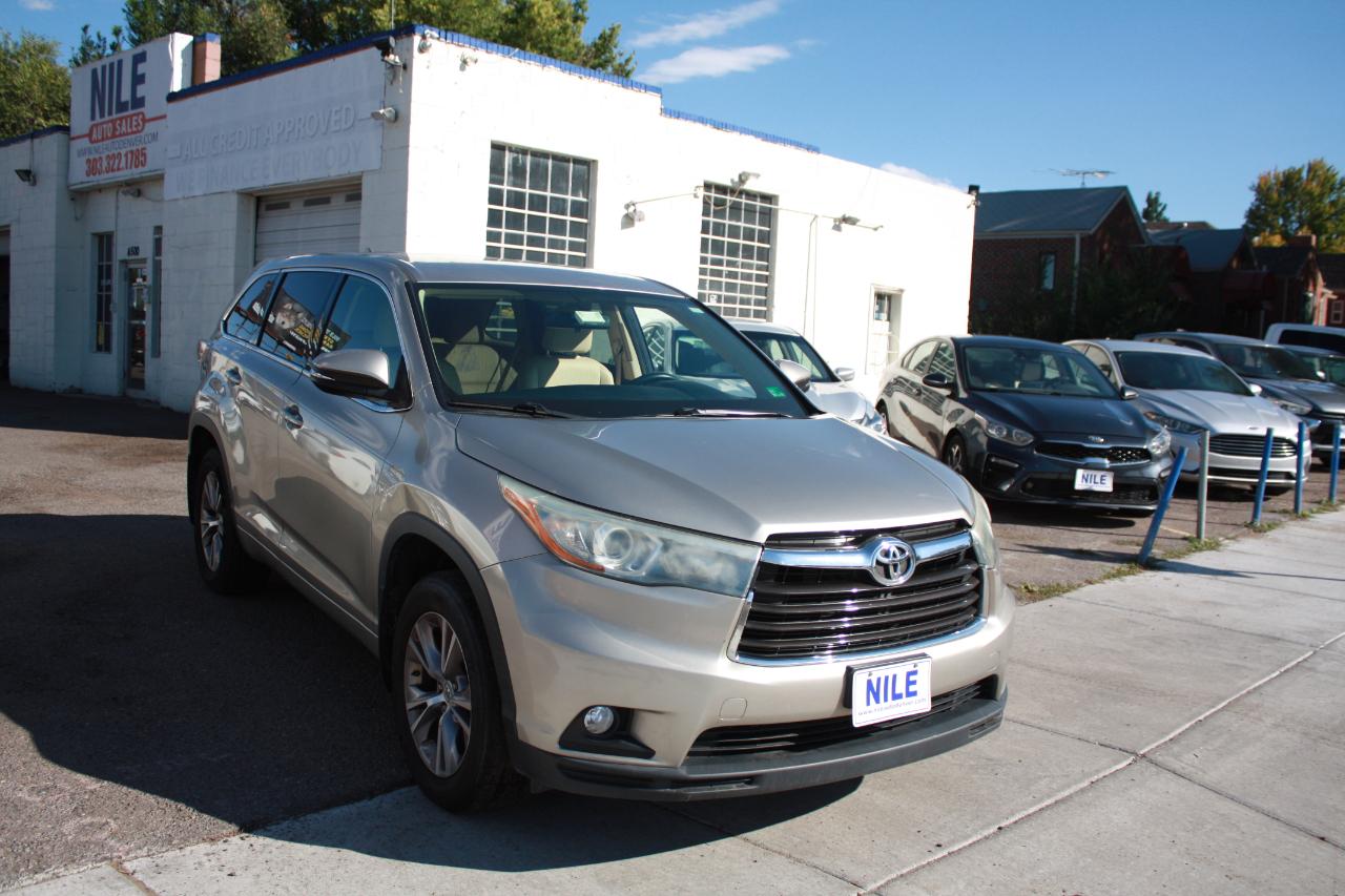 Toyota Highlander LE AWD V6 2015