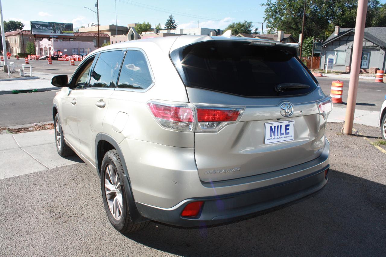 Toyota Highlander LE AWD V6 2015