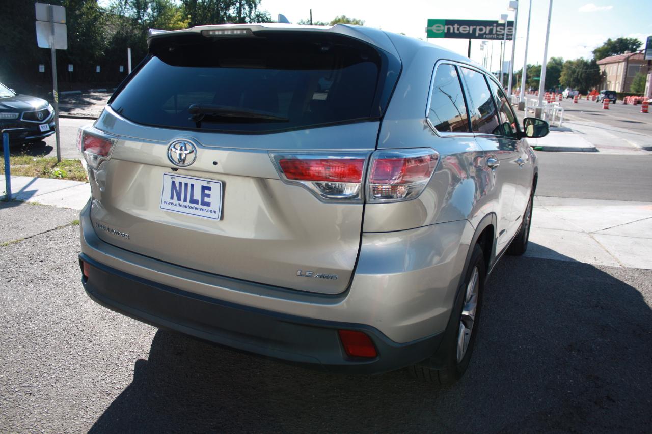 Toyota Highlander LE AWD V6 2015