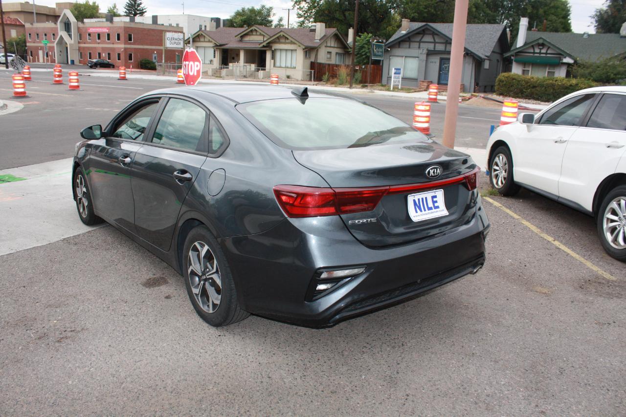 2021 Kia Forte LXS - Photo 10