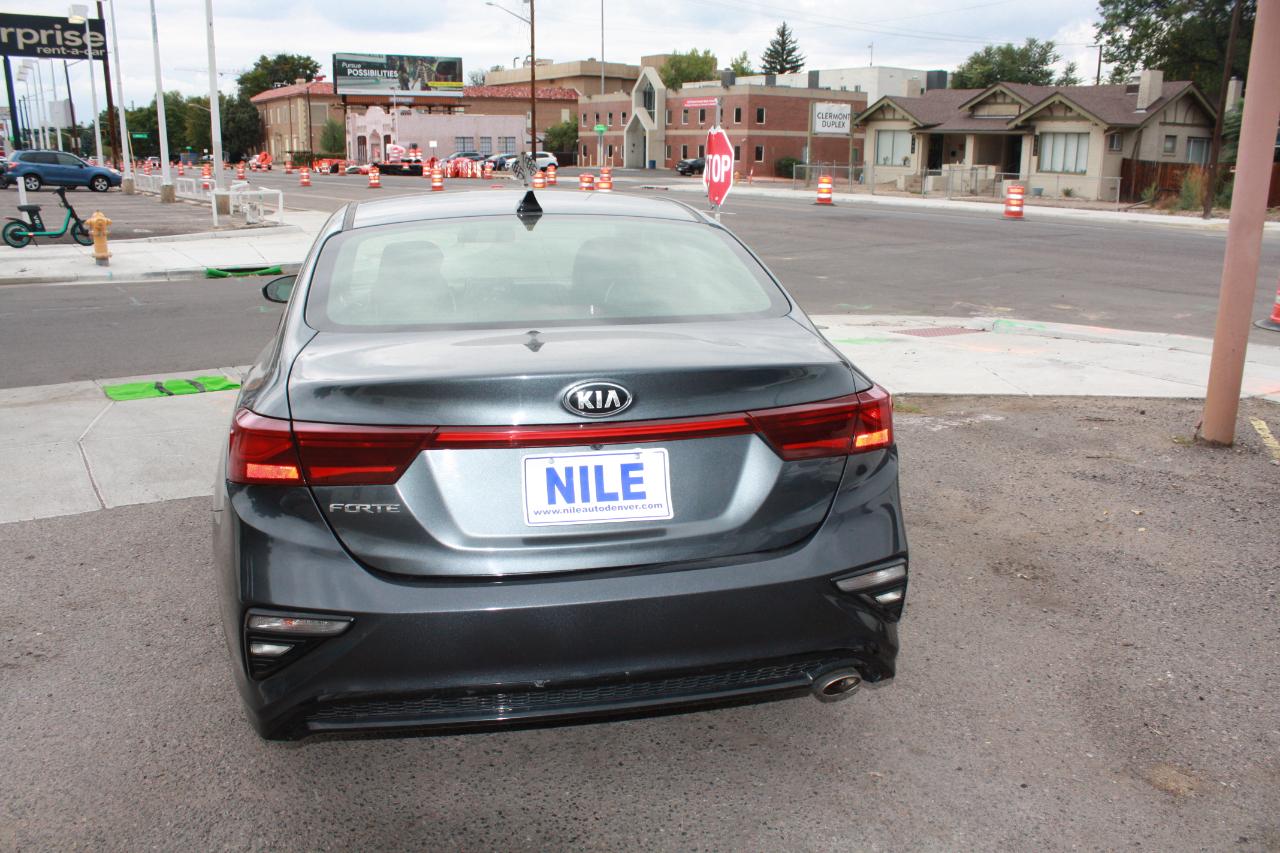 2021 Kia Forte LXS - Photo 11