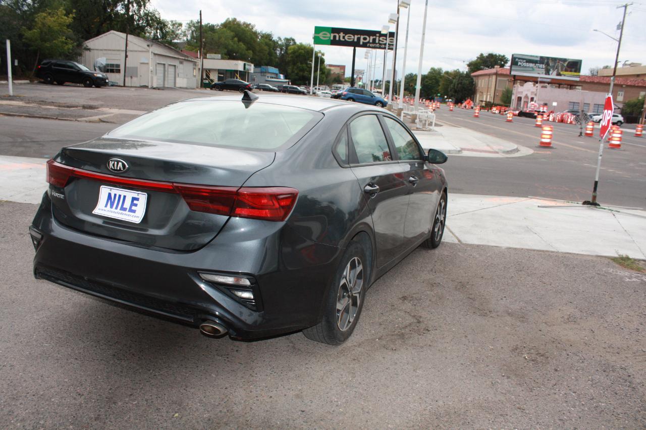 2021 Kia Forte LXS - Photo 12