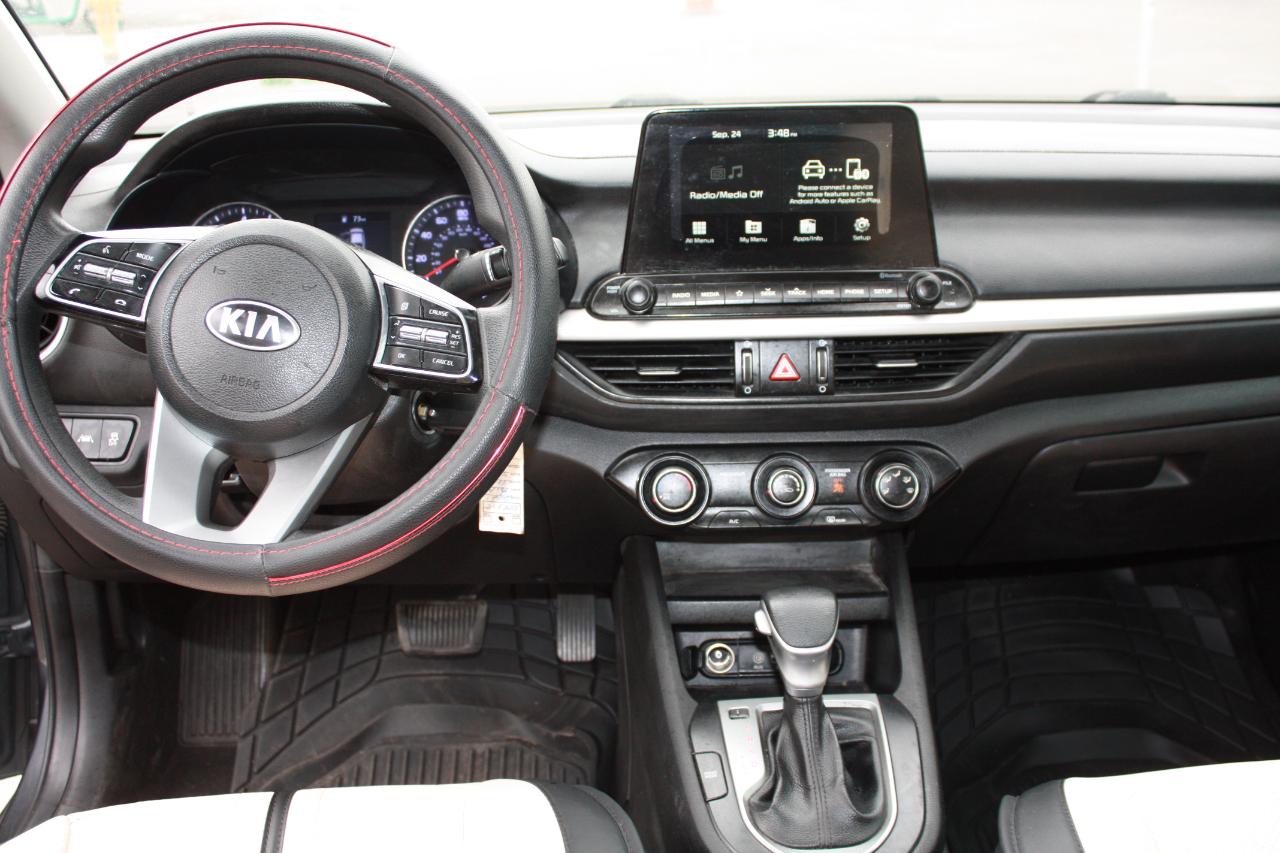 2021 Kia Forte LXS - Photo 17