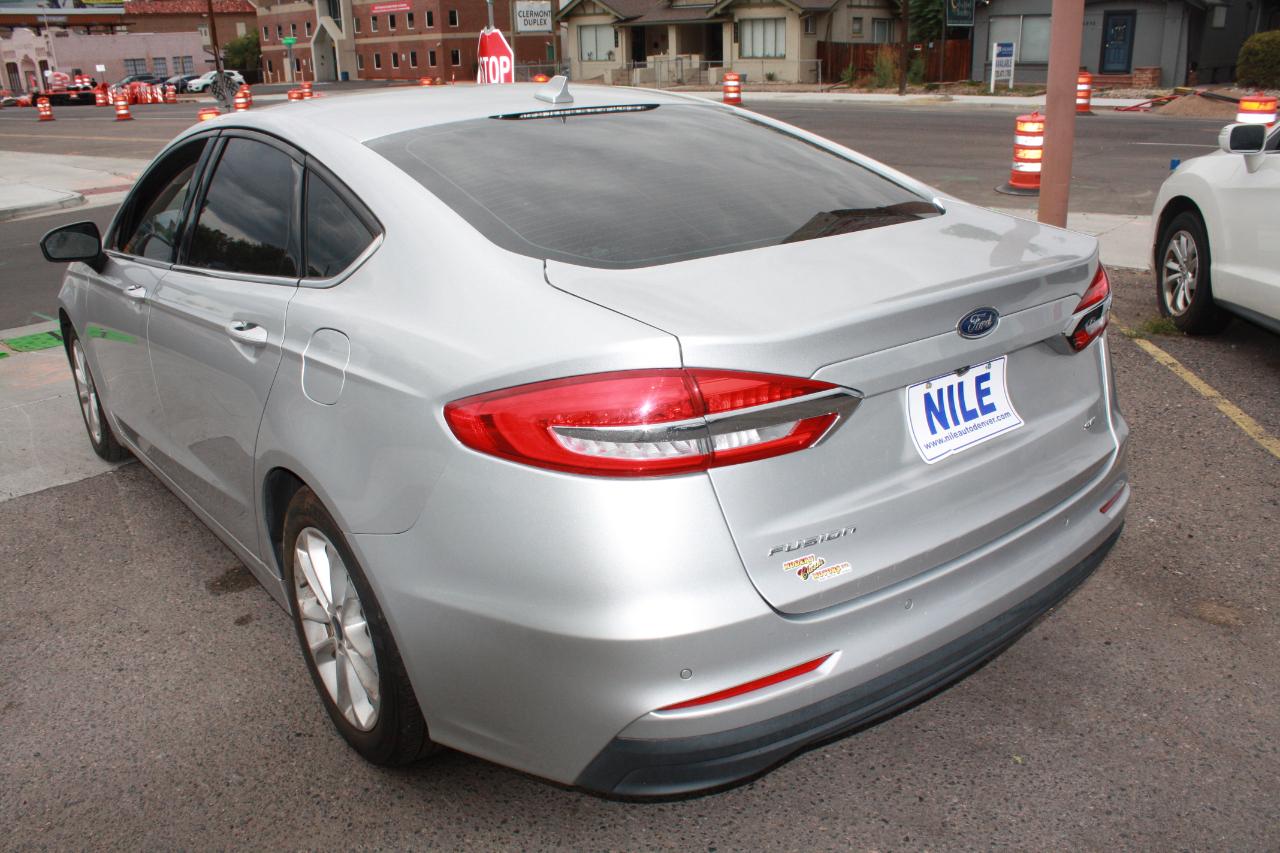 2019 Ford Fusion SE - Photo 13