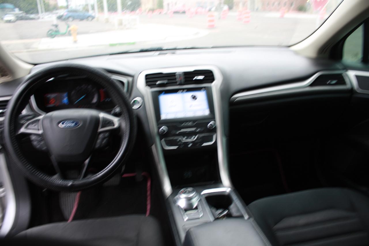 2019 Ford Fusion SE - Photo 23