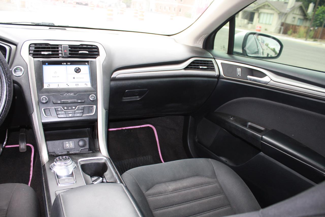 2019 Ford Fusion SE - Photo 25
