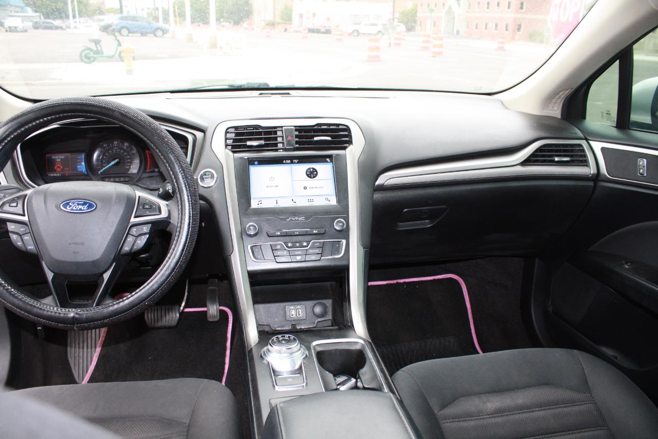 2019 Ford Fusion SE - Photo 26