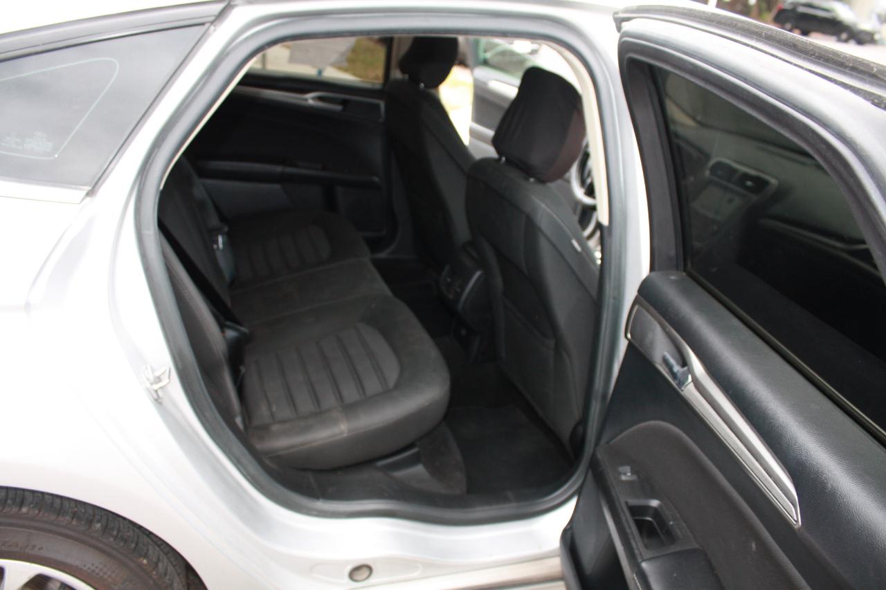 2019 Ford Fusion SE - Photo 28