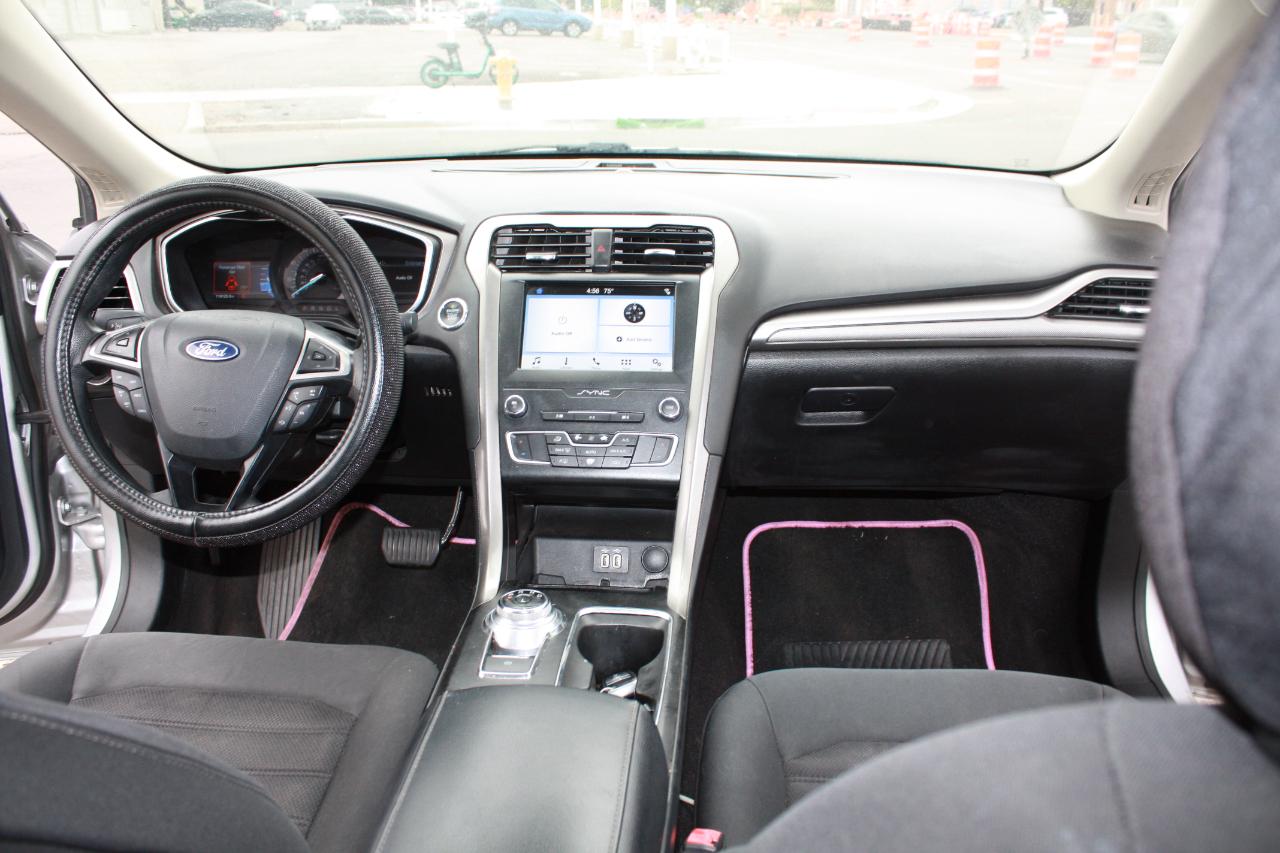 2019 Ford Fusion SE - Photo 29