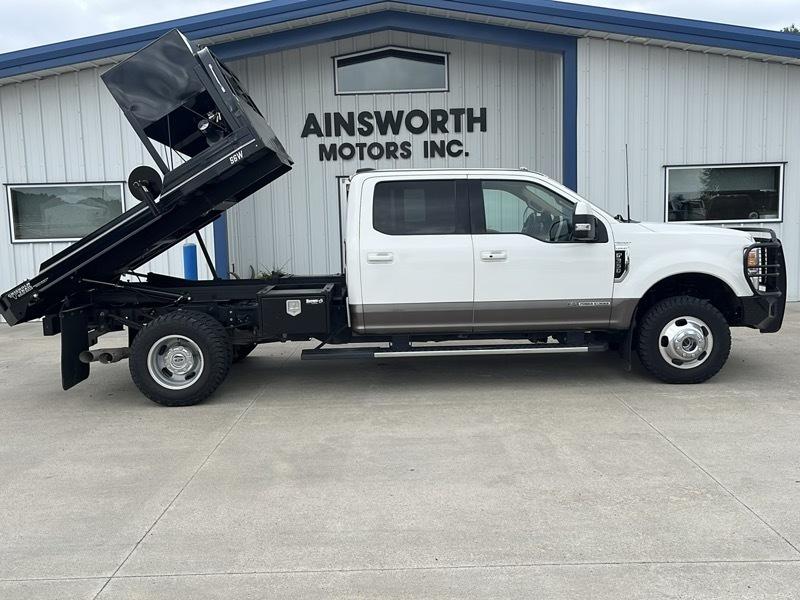 Ford Super Duty F-350 DRW Lariat 4WD Crew Cab 8' Box 2022
