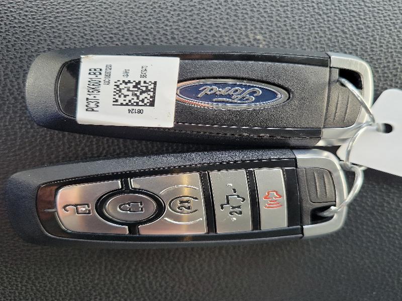 Ford Super Duty F-250 SRW Lariat 4WD Crew Cab 8' Box 2024