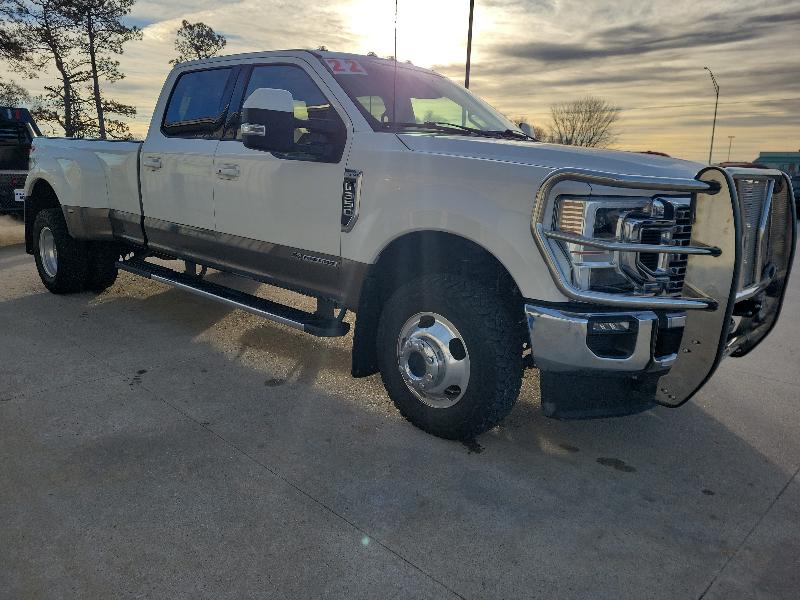 Ford Super Duty F-350 DRW Lariat 4WD Crew Cab 8' Box 2022