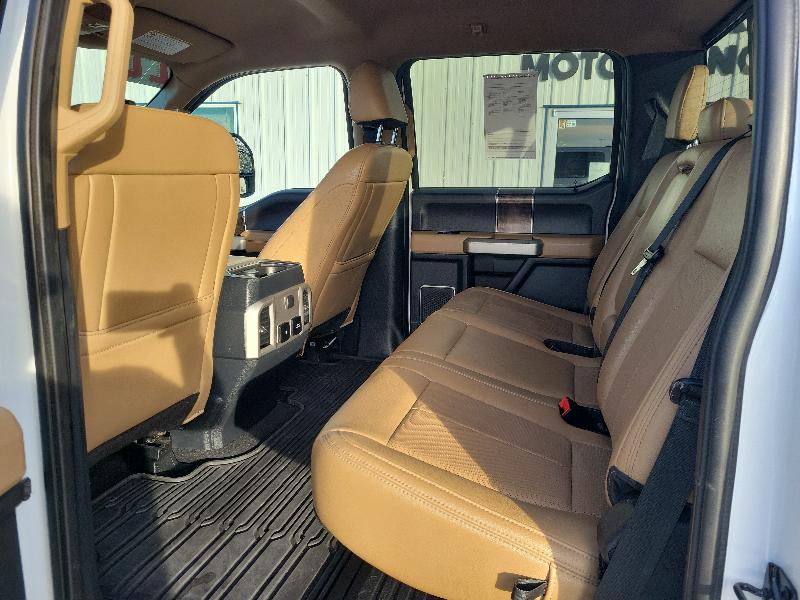 Ford Super Duty F-350 DRW Lariat 4WD Crew Cab 8' Box 2022