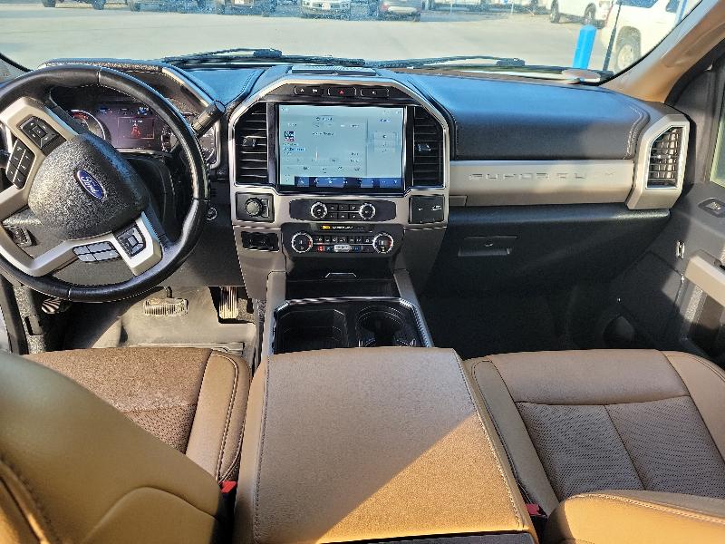 Ford Super Duty F-350 DRW Lariat 4WD Crew Cab 8' Box 2022