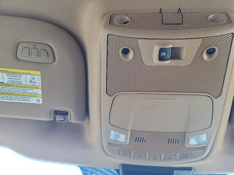 Ford Super Duty F-350 DRW Lariat 4WD Crew Cab 8' Box 2022