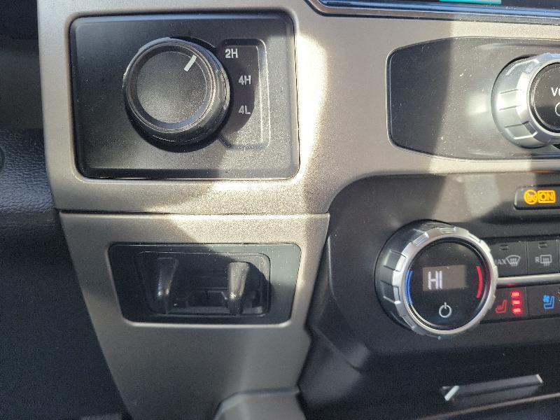 Ford Super Duty F-350 DRW Lariat 4WD Crew Cab 8' Box 2022