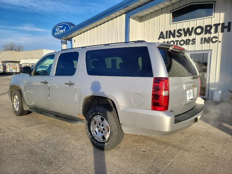 Chevrolet Suburban 4WD 4dr 1500 LS 2010