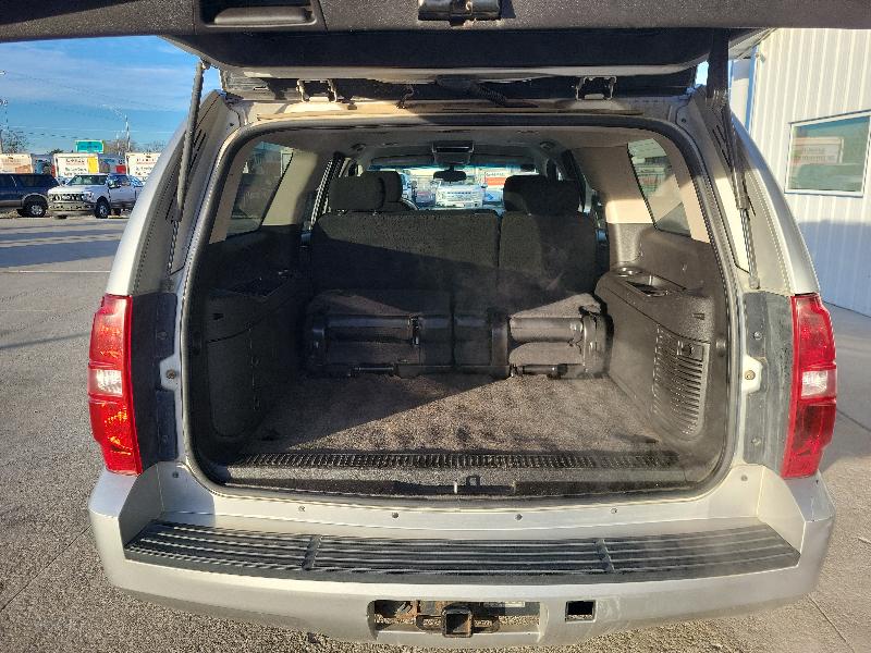 Chevrolet Suburban 4WD 4dr 1500 LS 2010