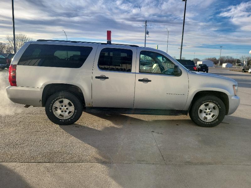 Chevrolet Suburban 4WD 4dr 1500 LS 2010