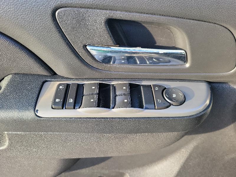 Chevrolet Suburban 4WD 4dr 1500 LS 2010