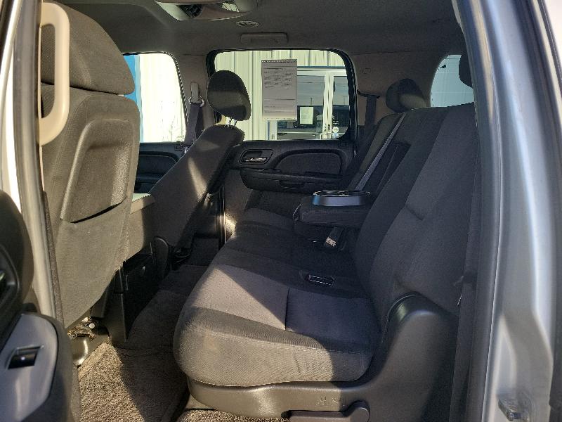 Chevrolet Suburban 4WD 4dr 1500 LS 2010