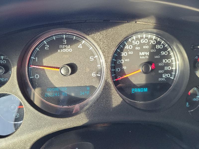 Chevrolet Suburban 4WD 4dr 1500 LS 2010