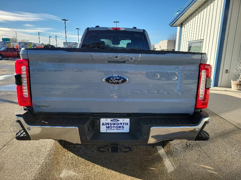 Ford Super Duty F-350 SRW Lariat 4WD Crew Cab 8' Box 2026